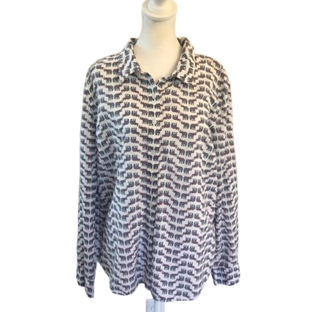 Crown and Ivy Size XL long sleeved button front shirt. Novelty print elephants